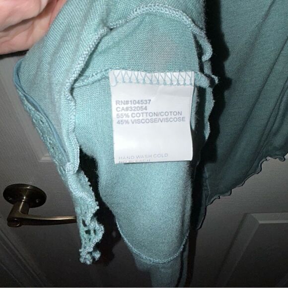 Tiny Button Front Criss Cross Tie Back Sleeveless Top - Picture 8 of 12